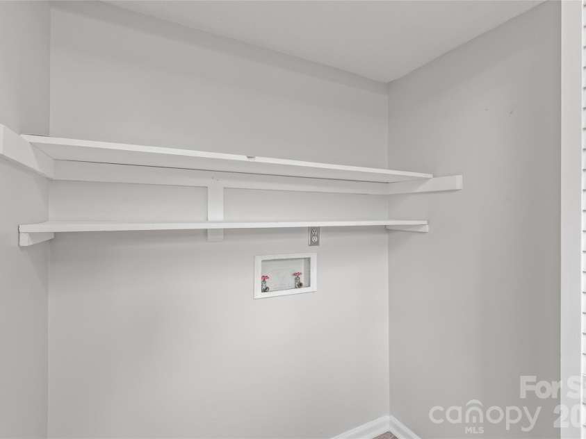 11007 Park Road, Charlotte, NC 28226.  MLS# CAR4388307, YatesRealty ID 28924. 