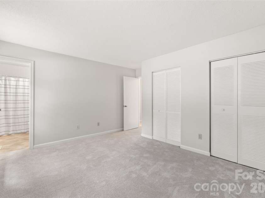 11007 Park Road, Charlotte, NC 28226.  MLS# CAR4388307, YatesRealty ID 28924. 