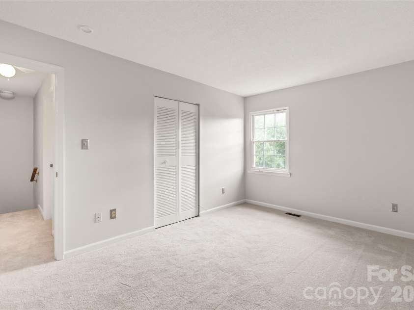 11007 Park Road, Charlotte, NC 28226.  MLS# CAR4388307, YatesRealty ID 28924. 