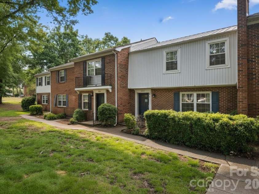 11007 Park Road, Charlotte, NC 28226.  MLS# CAR4388307, YatesRealty ID 28924. 