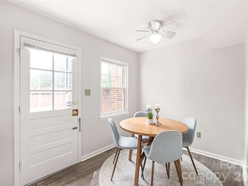 11007 Park Road, Charlotte, NC 28226.  MLS# CAR4388307, YatesRealty ID 28924. Dining Space