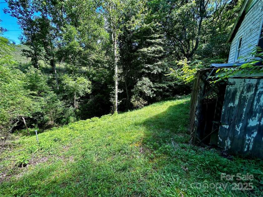 564 Upper Thomas Branch Road, Marshall, NC 28753.  MLS# CAR4281614, YatesRealty ID 28924. 