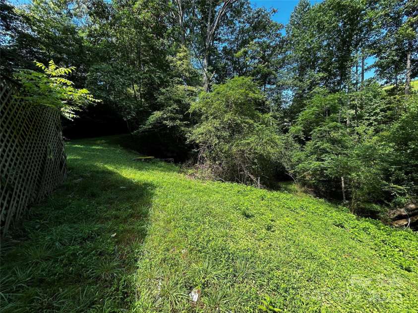 564 Upper Thomas Branch Road, Marshall, NC 28753.  MLS# CAR4281614, YatesRealty ID 28924. 