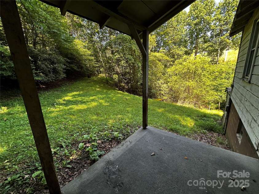 564 Upper Thomas Branch Road, Marshall, NC 28753.  MLS# CAR4281614, YatesRealty ID 28924. 