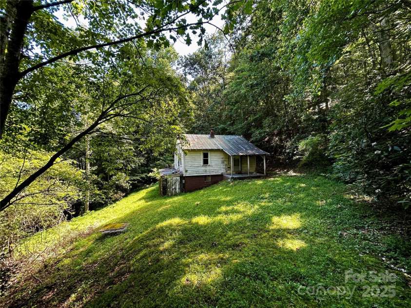 564 Upper Thomas Branch Road, Marshall, NC 28753.  MLS# CAR4281614, YatesRealty ID 28924. 