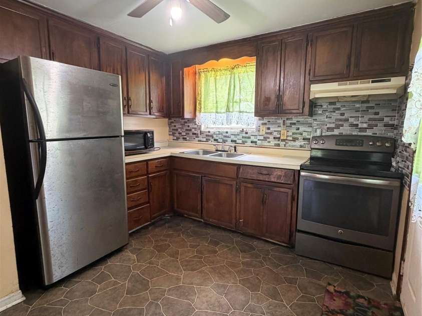 133 Mill Street, Chester, SC 29706.  MLS# CAR4387476, YatesRealty ID 28926. 