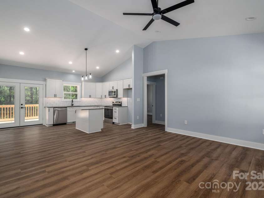 1466 7th Street, Newton, NC 28658.  MLS# CAR4283167, YatesRealty ID 28926. 