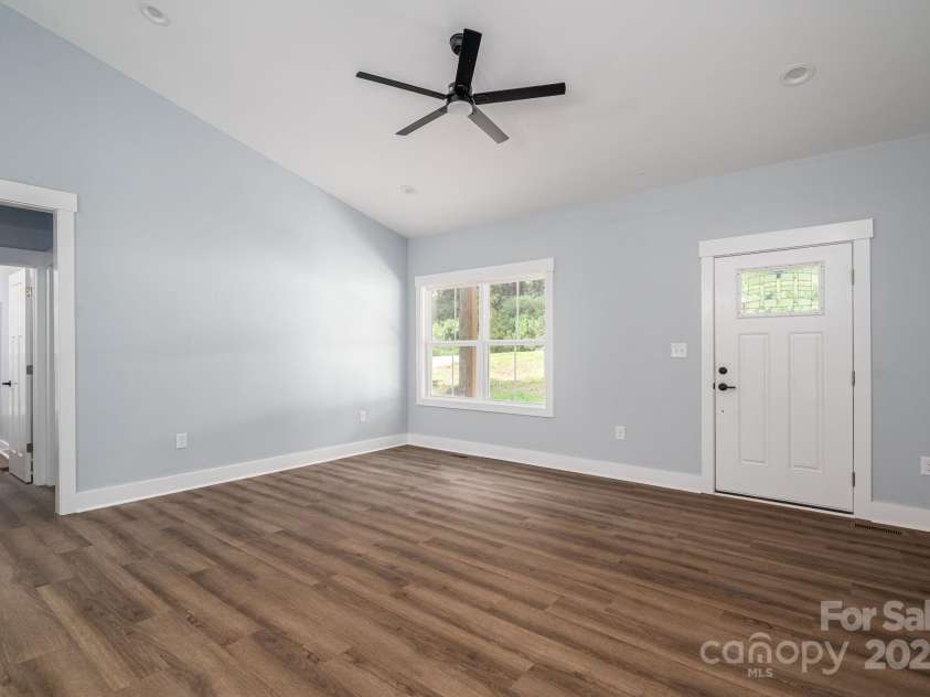 1466 7th Street, Newton, NC 28658.  MLS# CAR4283167, YatesRealty ID 28926. 