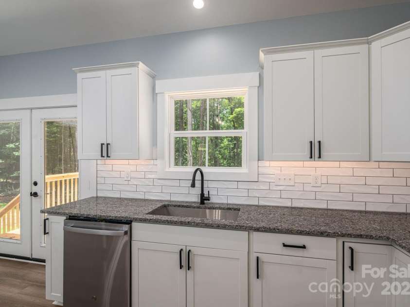 1466 7th Street, Newton, NC 28658.  MLS# CAR4283167, YatesRealty ID 28926. 