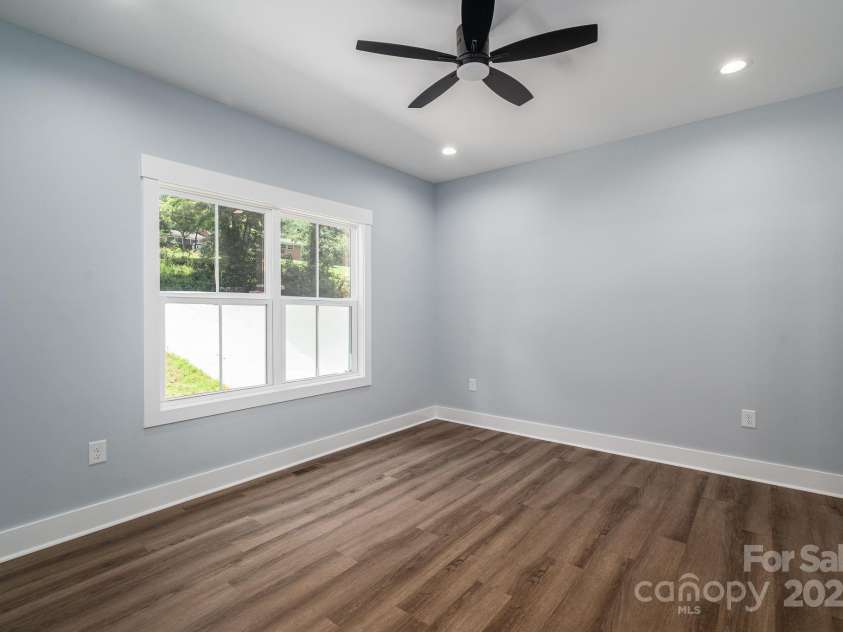 1466 7th Street, Newton, NC 28658.  MLS# CAR4283167, YatesRealty ID 28926. 