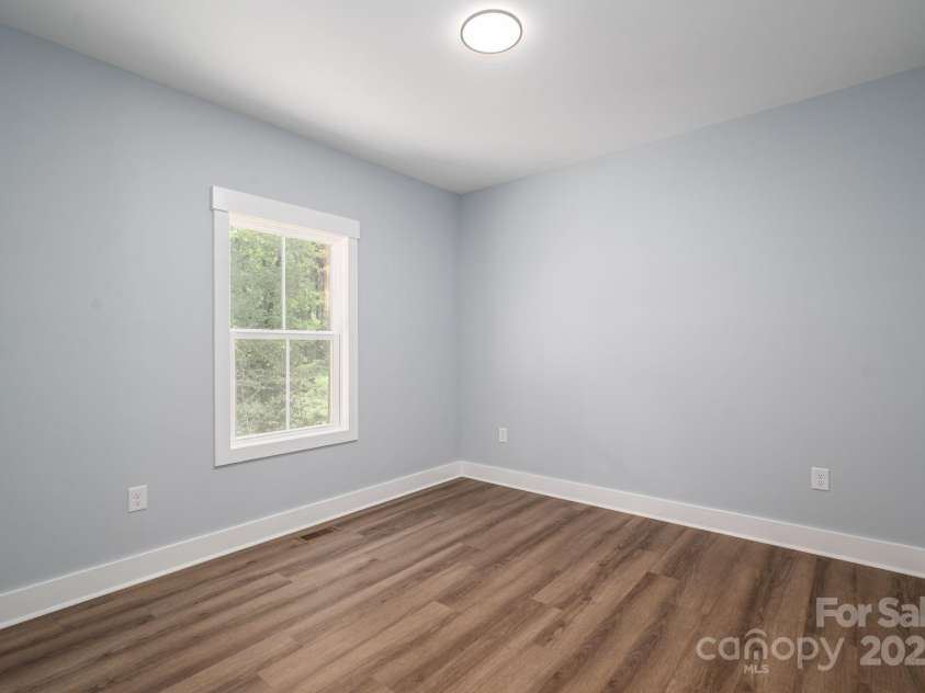 1466 7th Street, Newton, NC 28658.  MLS# CAR4283167, YatesRealty ID 28926. 