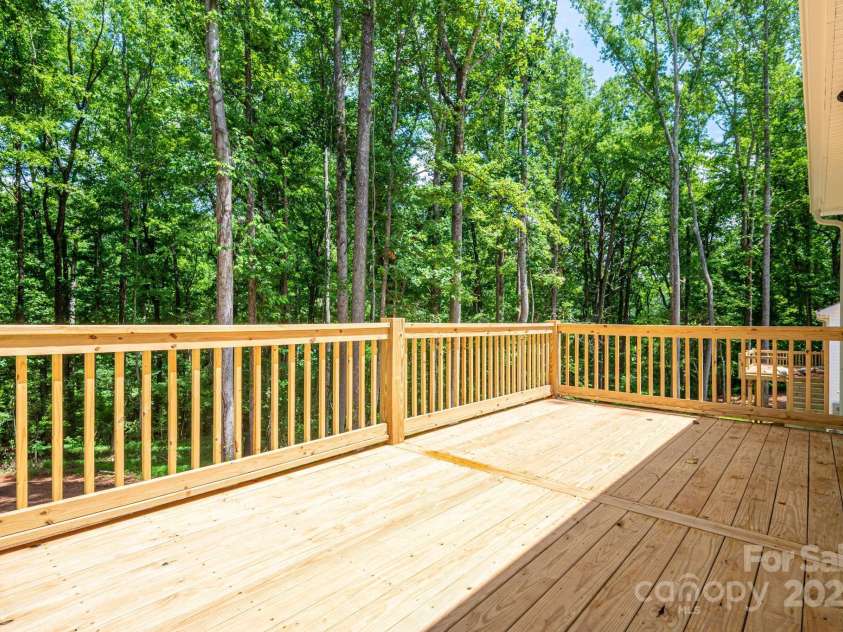 1466 7th Street, Newton, NC 28658.  MLS# CAR4283167, YatesRealty ID 28926. 