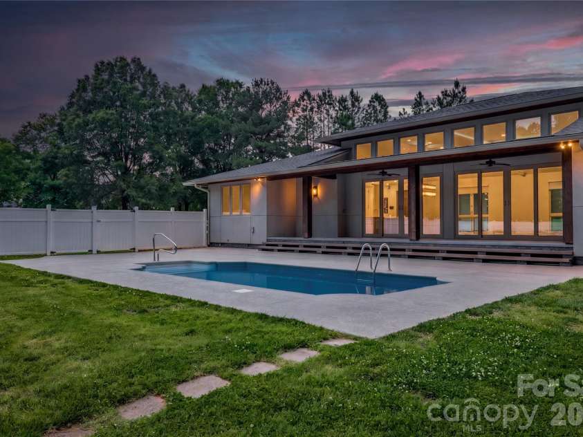 439 Cottonfield Circle, Waxhaw, NC 28173.  MLS# CAR4386221, YatesRealty ID 28927. 