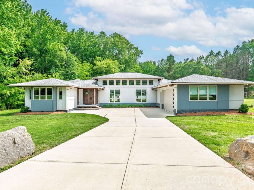 439 Cottonfield Circle, Waxhaw, NC 28173.  MLS# CAR4386221, YatesRealty ID 28927. 