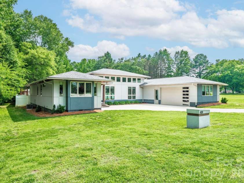 439 Cottonfield Circle, Waxhaw, NC 28173.  MLS# CAR4386221, YatesRealty ID 28927. 