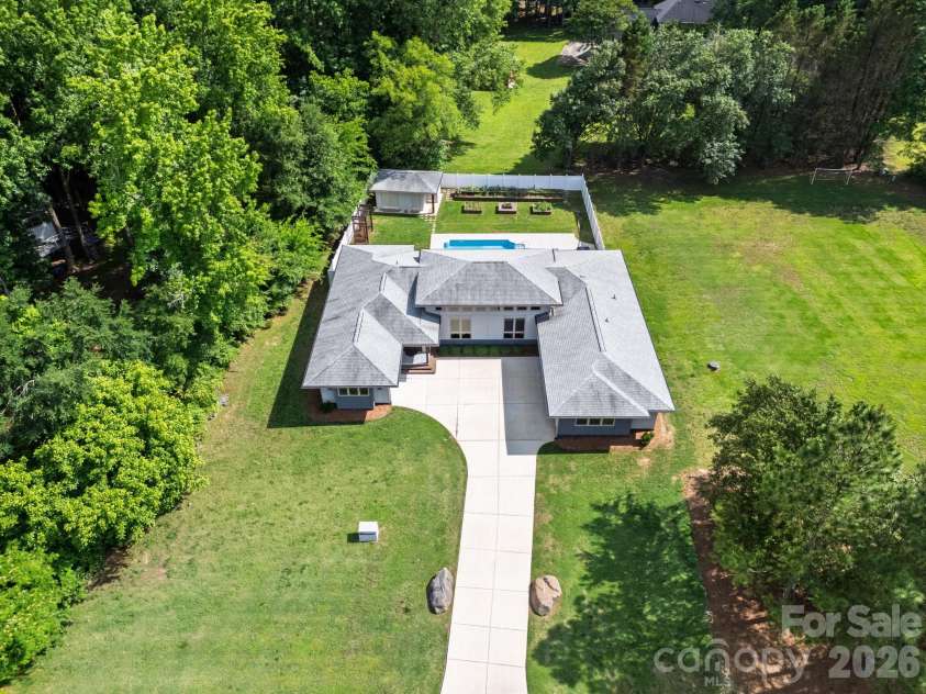 439 Cottonfield Circle, Waxhaw, NC 28173.  MLS# CAR4386221, YatesRealty ID 28927. 