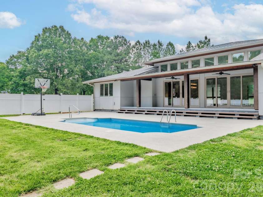439 Cottonfield Circle, Waxhaw, NC 28173.  MLS# CAR4386221, YatesRealty ID 28927. 