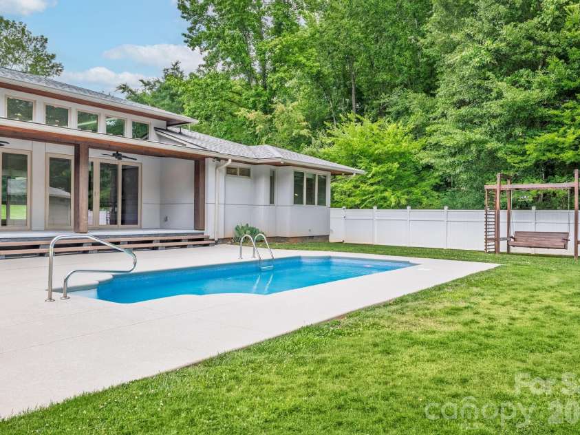439 Cottonfield Circle, Waxhaw, NC 28173.  MLS# CAR4386221, YatesRealty ID 28927. 