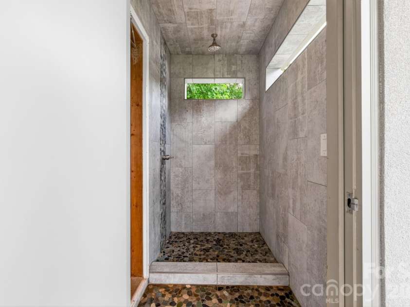 439 Cottonfield Circle, Waxhaw, NC 28173.  MLS# CAR4386221, YatesRealty ID 28927. 