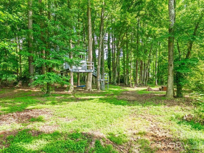 439 Cottonfield Circle, Waxhaw, NC 28173.  MLS# CAR4386221, YatesRealty ID 28927. 