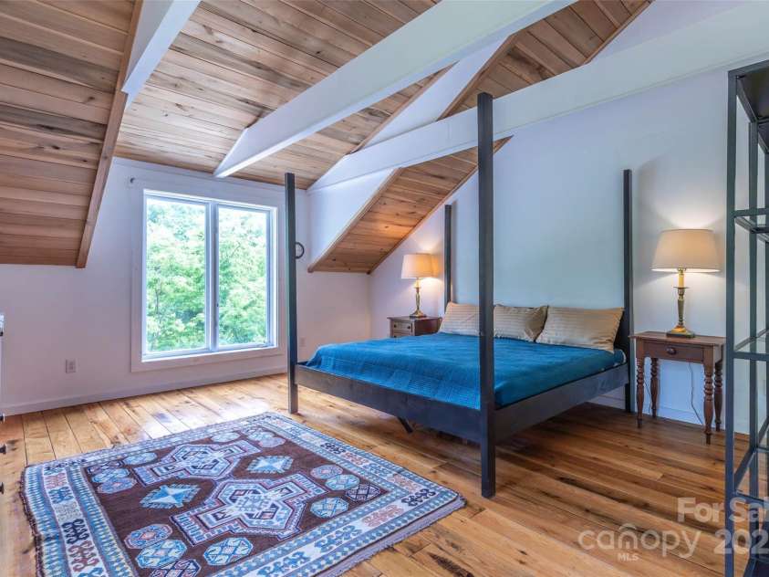 44 Moonlight Trail, Bryson City, NC 28713.  MLS# CAR4285556, YatesRealty ID 28927. 