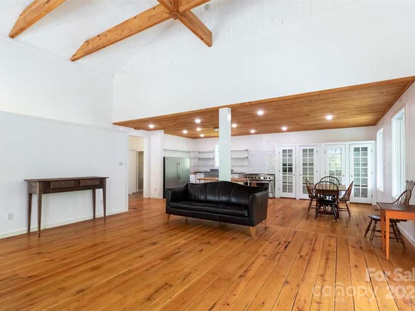 44 Moonlight Trail, Bryson City, NC 28713.  MLS# CAR4285556, YatesRealty ID 28927. 