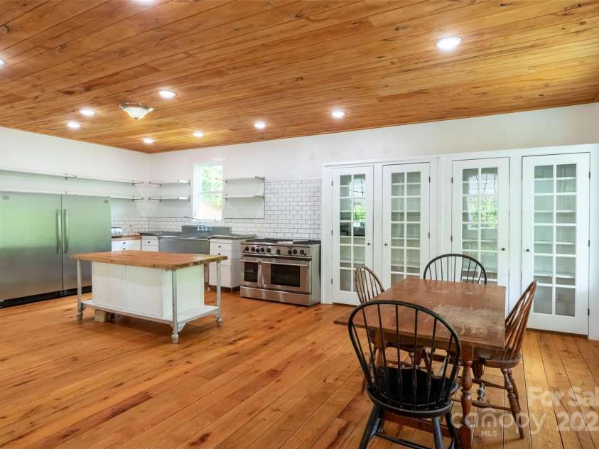 44 Moonlight Trail, Bryson City, NC 28713.  MLS# CAR4285556, YatesRealty ID 28927. 