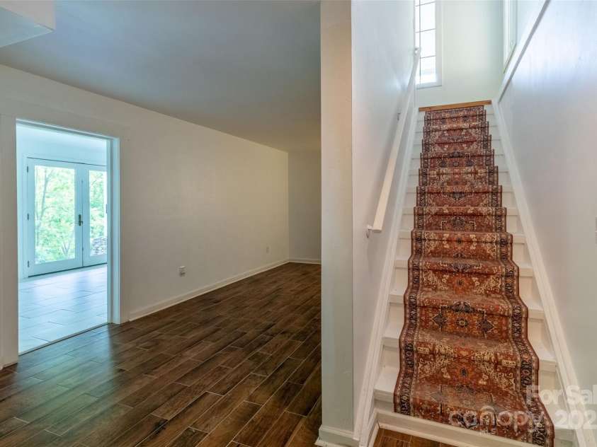 44 Moonlight Trail, Bryson City, NC 28713.  MLS# CAR4285556, YatesRealty ID 28927. 