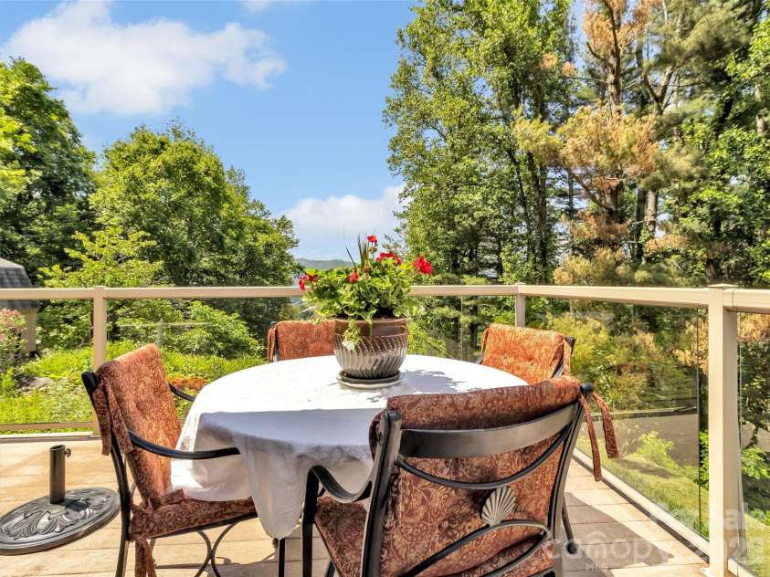 830 Trials Gap Drive, Waynesville, NC 28786.  MLS# CAR4384986, YatesRealty ID 28928. 