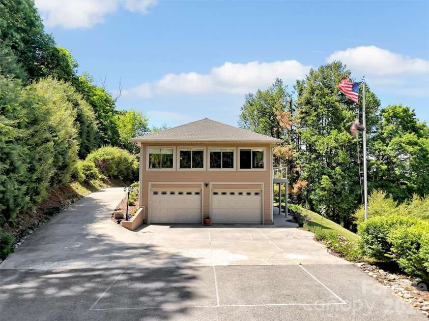 830 Trials Gap Drive, Waynesville, NC 28786.  MLS# CAR4384986, YatesRealty ID 28928. 