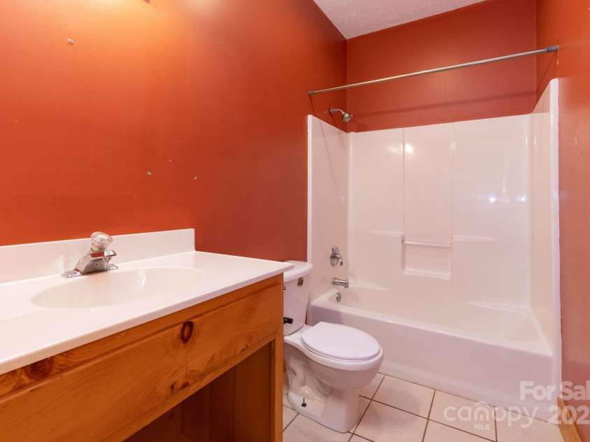 25 Trillium Trace, Maggie Valley, NC 28751.  MLS# CAR4275469, YatesRealty ID 28931. 