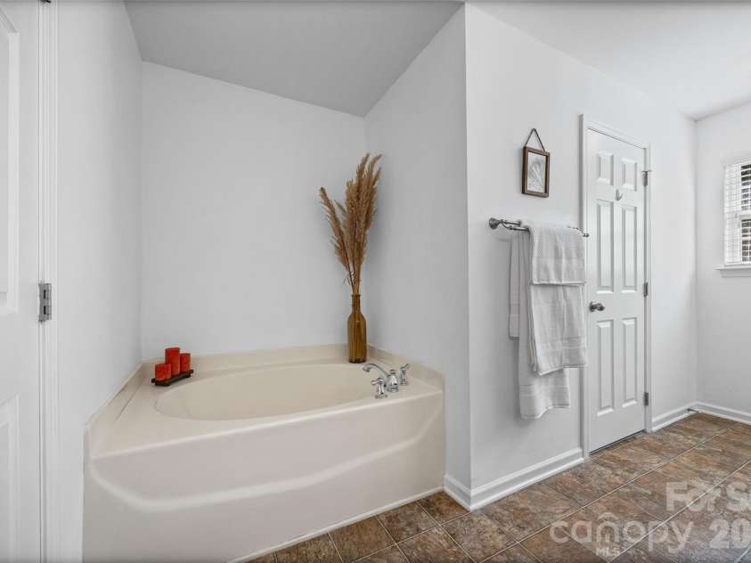 3253 Wicklow Lane, Clover, SC 29710.  MLS# CAR4369845, YatesRealty ID 28931. 