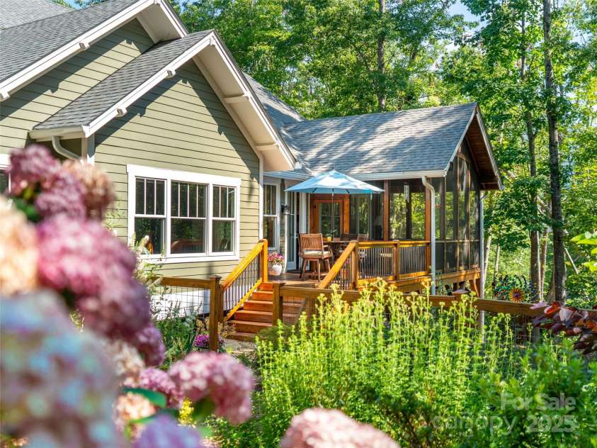 64 Nuthatch Court, Fairview, NC 28730.  MLS# CAR4280456, YatesRealty ID 28932. 