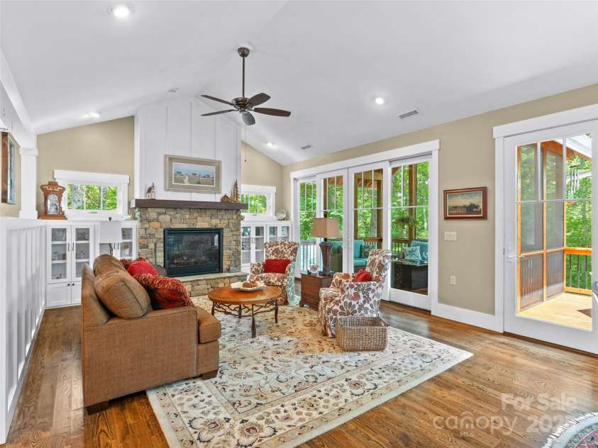 64 Nuthatch Court, Fairview, NC 28730.  MLS# CAR4280456, YatesRealty ID 28932. 