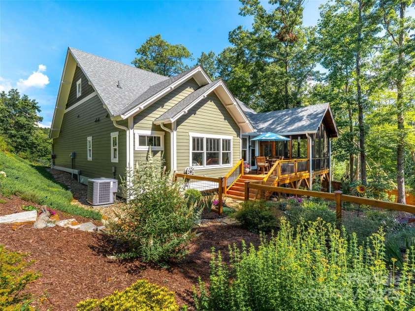 64 Nuthatch Court, Fairview, NC 28730.  MLS# CAR4280456, YatesRealty ID 28932. 