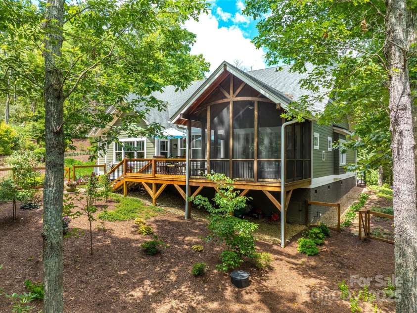 64 Nuthatch Court, Fairview, NC 28730.  MLS# CAR4280456, YatesRealty ID 28932. 