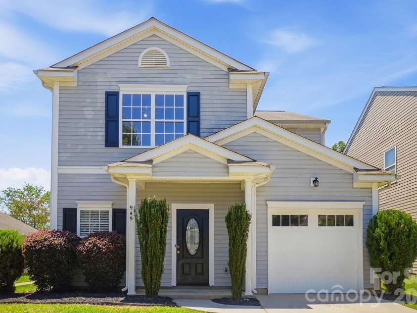 949 Willow Creek Drive, Gastonia, NC 28054.  MLS# CAR4380831, YatesRealty ID 28932. 