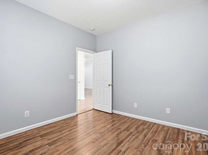 949 Willow Creek Drive, Gastonia, NC 28054.  MLS# CAR4380831, YatesRealty ID 28932. 