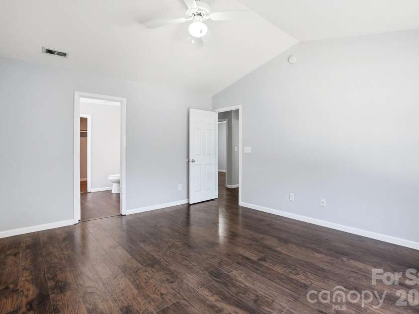 949 Willow Creek Drive, Gastonia, NC 28054.  MLS# CAR4380831, YatesRealty ID 28932. 