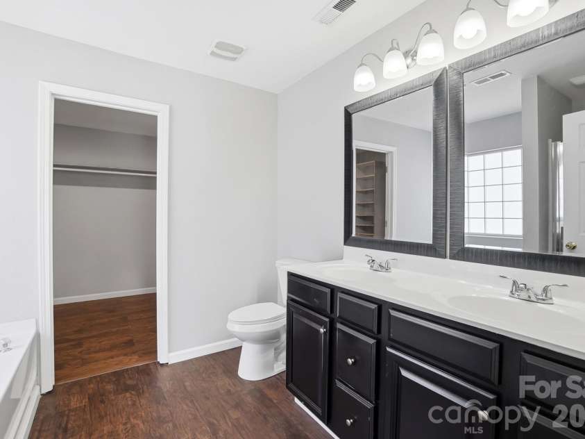 949 Willow Creek Drive, Gastonia, NC 28054.  MLS# CAR4380831, YatesRealty ID 28932. 