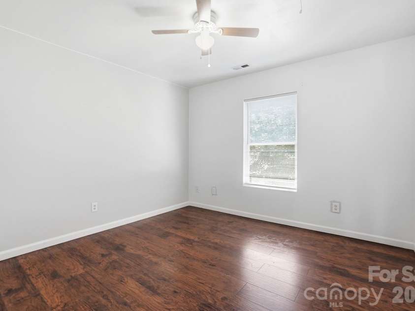 949 Willow Creek Drive, Gastonia, NC 28054.  MLS# CAR4380831, YatesRealty ID 28932. 