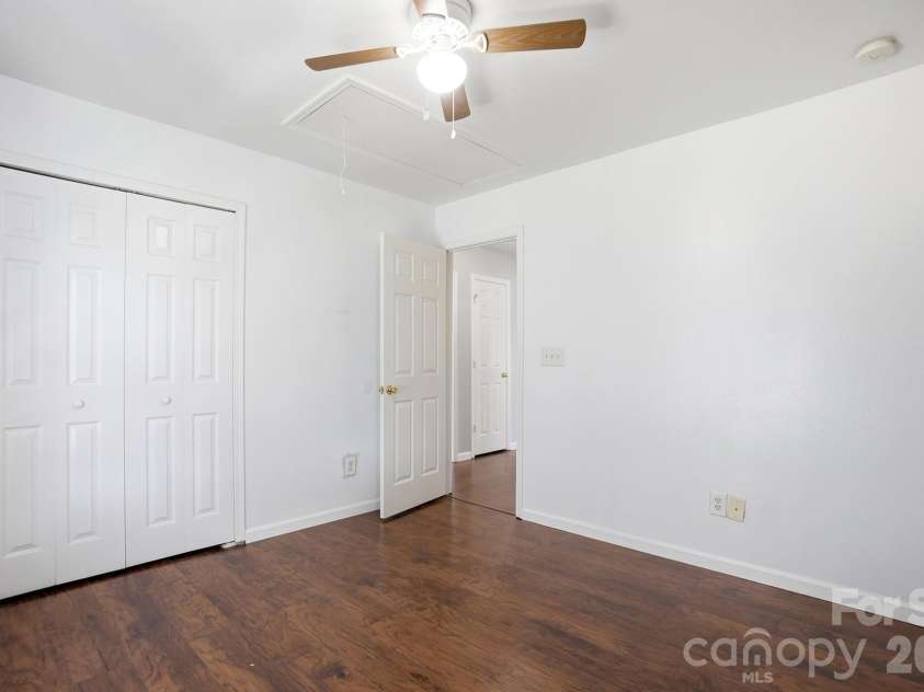 949 Willow Creek Drive, Gastonia, NC 28054.  MLS# CAR4380831, YatesRealty ID 28932. 