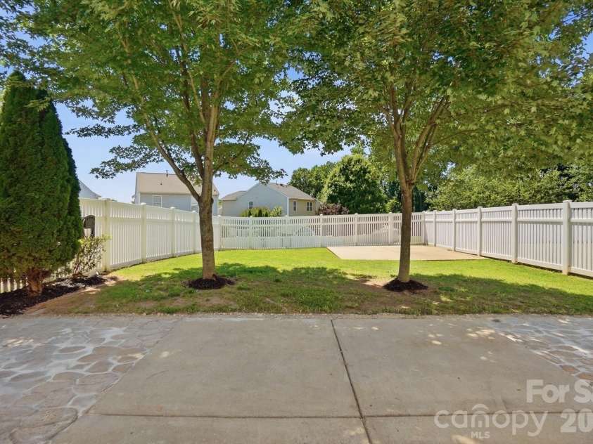 949 Willow Creek Drive, Gastonia, NC 28054.  MLS# CAR4380831, YatesRealty ID 28932. 