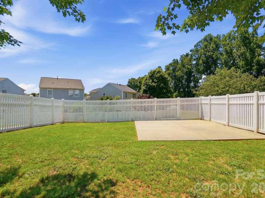 949 Willow Creek Drive, Gastonia, NC 28054.  MLS# CAR4380831, YatesRealty ID 28932. 