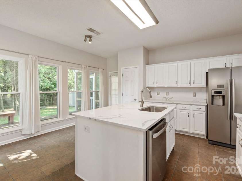 14130 Misty Brook Lane, Charlotte, NC 28273.  MLS# CAR4274455, YatesRealty ID 28933. 