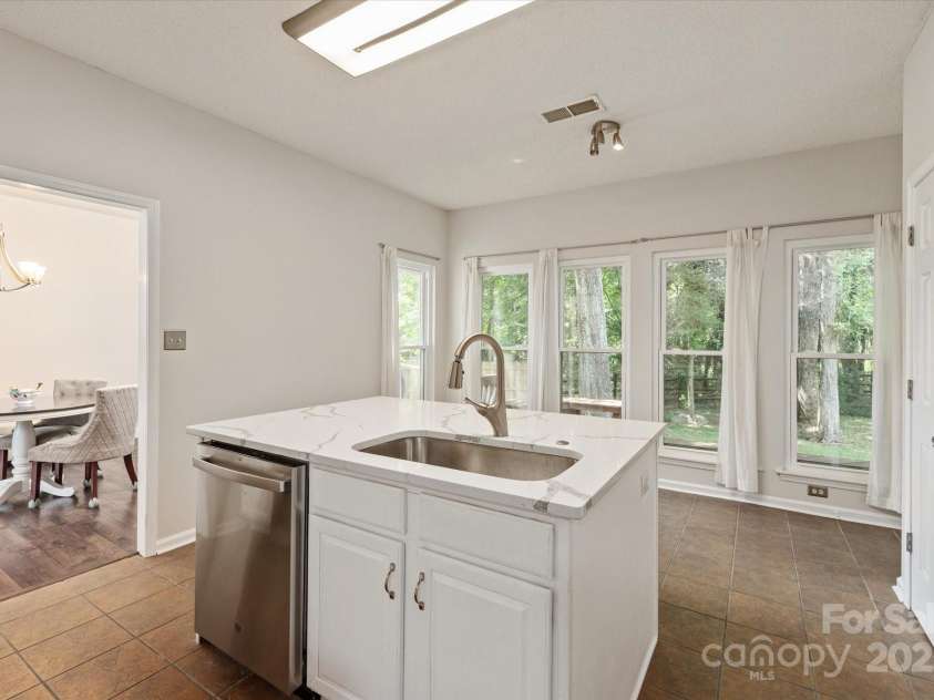 14130 Misty Brook Lane, Charlotte, NC 28273.  MLS# CAR4274455, YatesRealty ID 28933. 