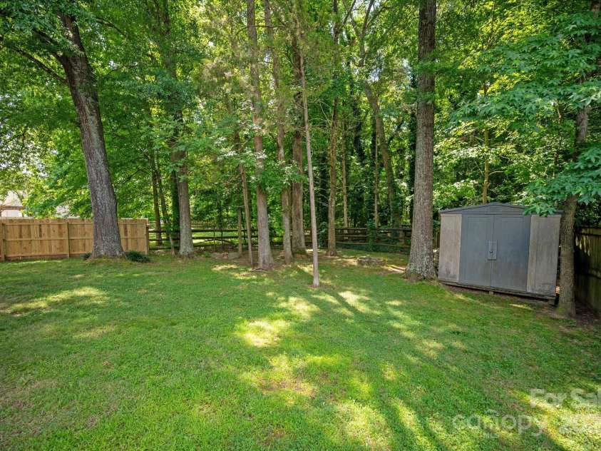 14130 Misty Brook Lane, Charlotte, NC 28273.  MLS# CAR4274455, YatesRealty ID 28933. 