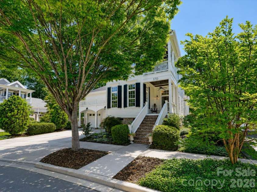 170 Clemens Place, Davidson, NC 28036.  MLS# CAR4386971, YatesRealty ID 28934. Charming Craftsman-style home in desirable Davidson, NC, featuring timeless architecture, inviting curb appeal, updated interiors, and an unbeatable location just minutes from Downtown Davidson.