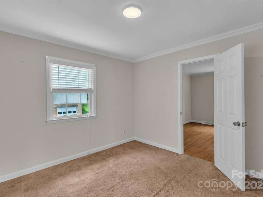 5633 Mallard Drive, Charlotte, NC 28227.  MLS# CAR4260160, YatesRealty ID 28934. 