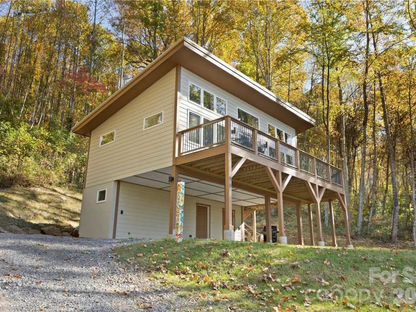 96 Old Cove Road, Black Mountain, NC 28711.  MLS# CAR4373127, YatesRealty ID 28935. 